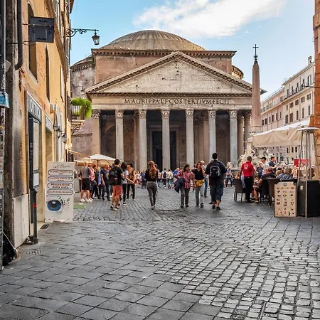 Alba Pantheon Rome